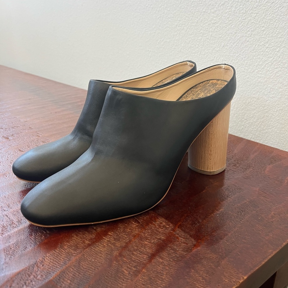 Sydney Brown Black Round Heel Minimalist Contemporary Mule Size 10